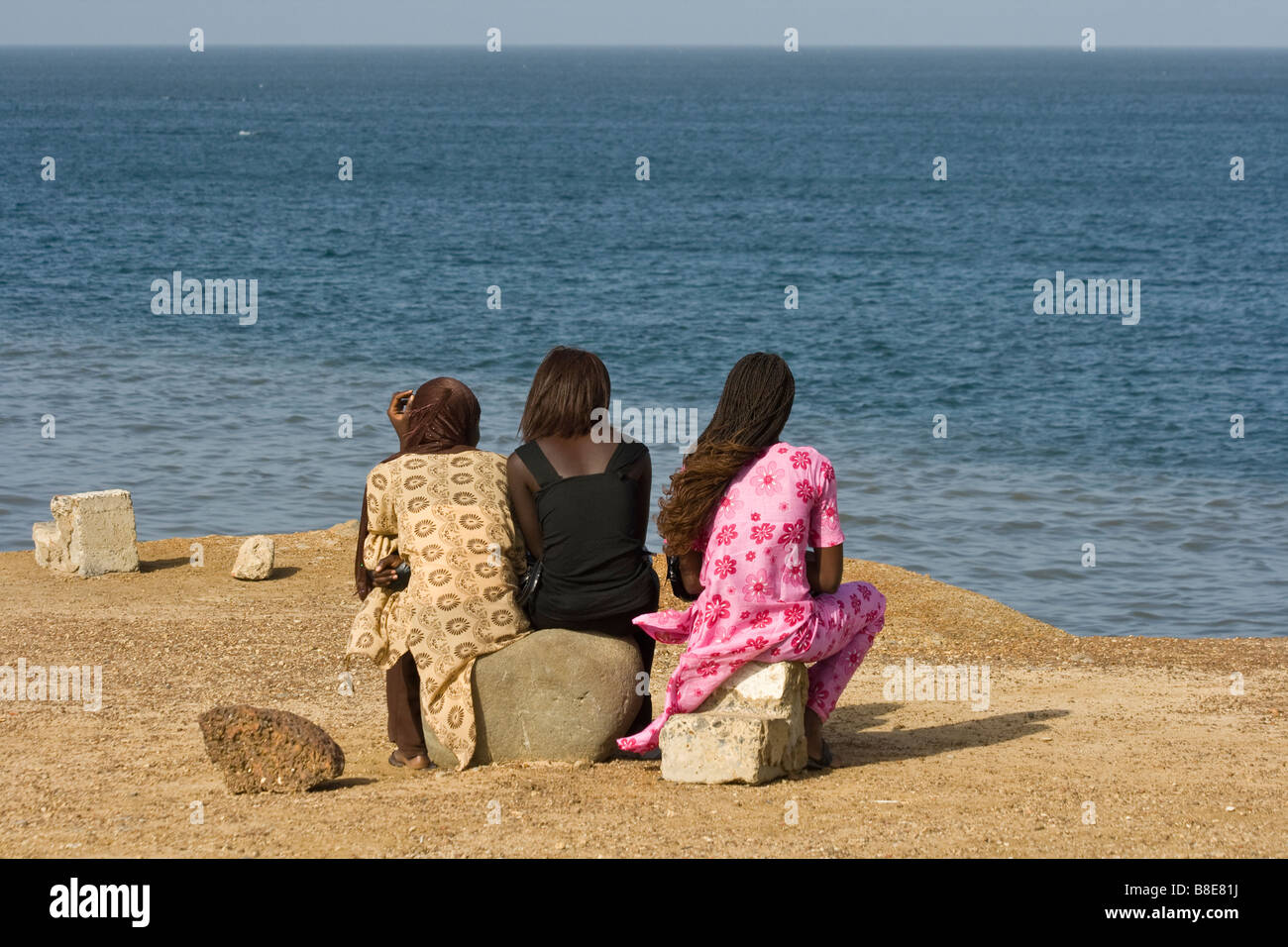 Les jeunes femmes sénégalaises sur la côte de l'Afrique de l'Ouest à Dakar Banque D'Images