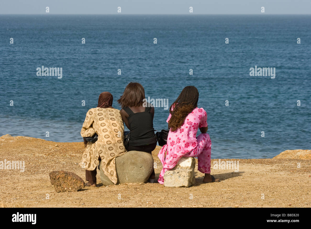 Les jeunes femmes sénégalaises sur la côte de l'Afrique de l'Ouest à Dakar Banque D'Images