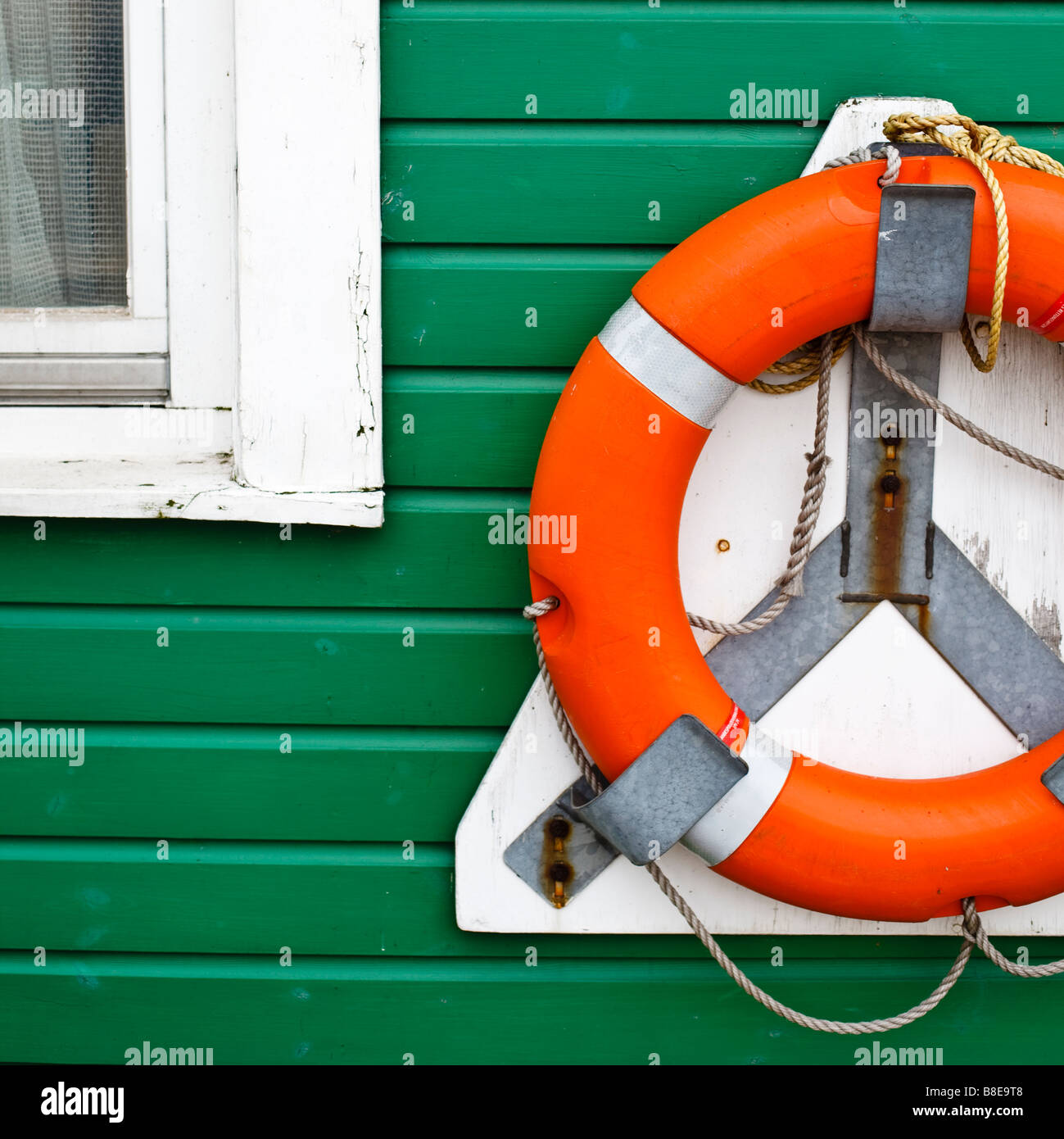 Bouée sur un quai à Hambourg, Allemagne Banque D'Images