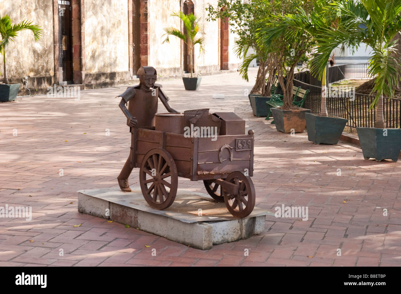 Sculptures de rue Banque de photographies et d’images à haute ...