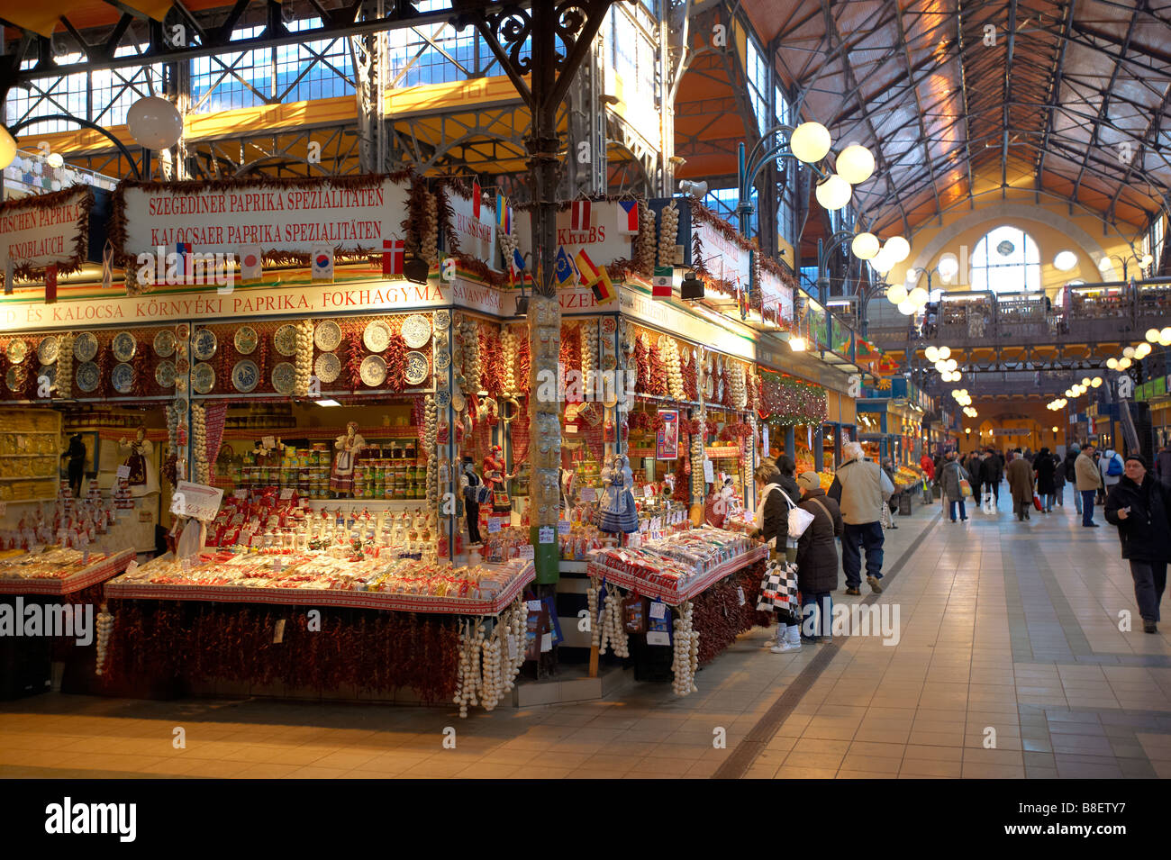 Grand marché Hall ou Central Market Hall, marché Hall I intérieur, Budapest Banque D'Images