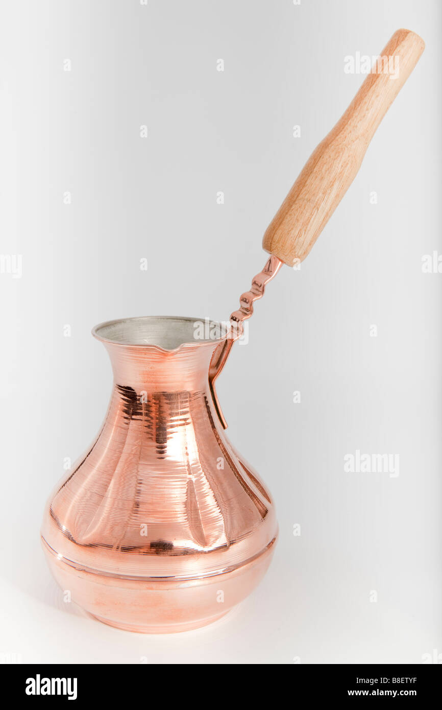 Une Chypre (ou turque) pot de café. (Isolé) Banque D'Images