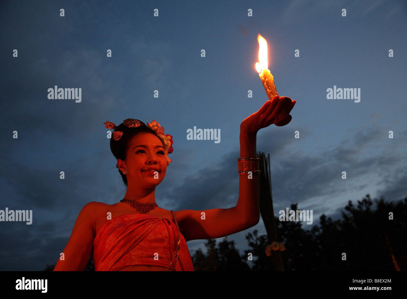 La Thaïlande, thai girl avec un chalumeau Banque D'Images