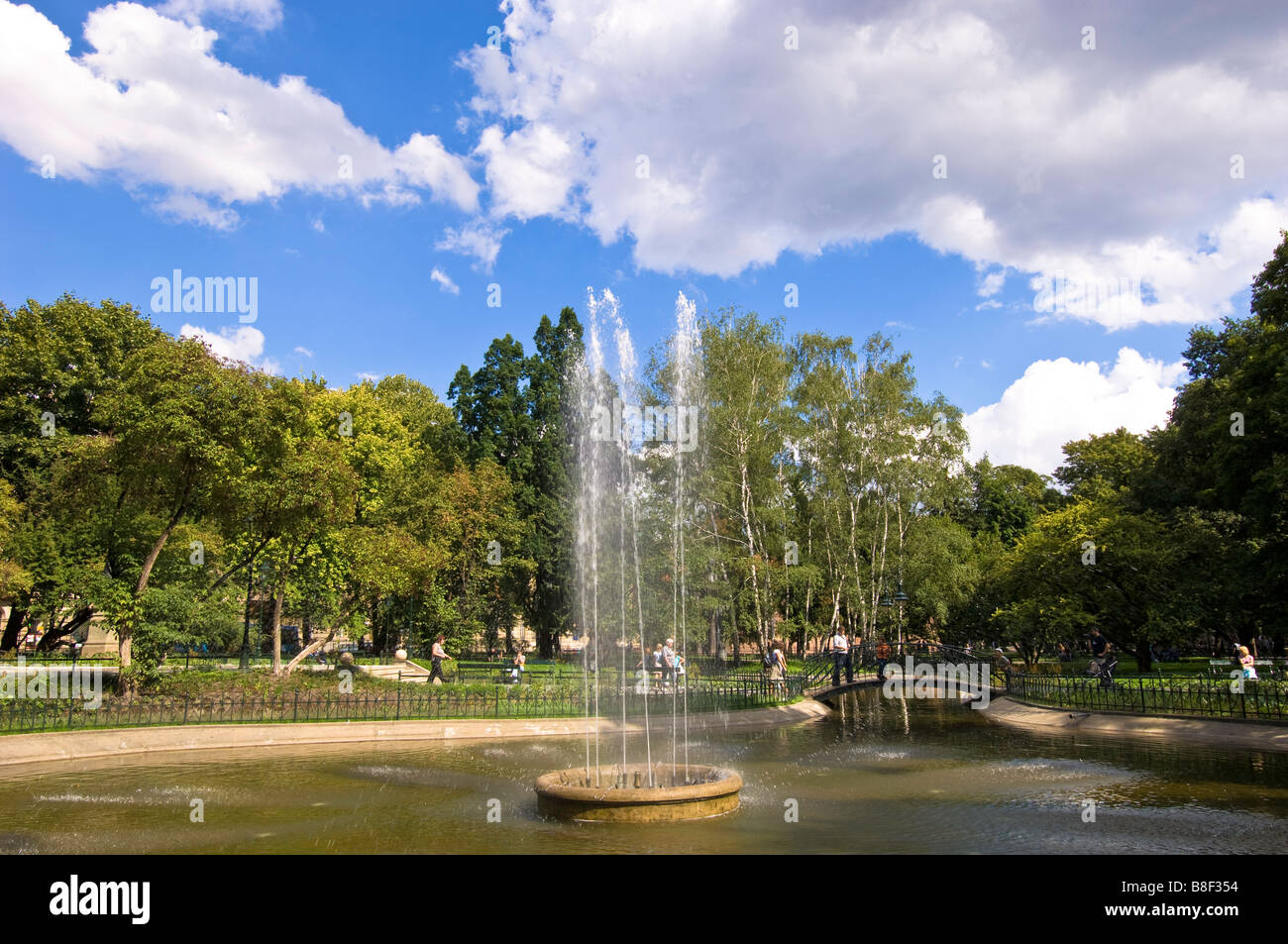 Pologne Cracovie fontaine Planty Banque D'Images