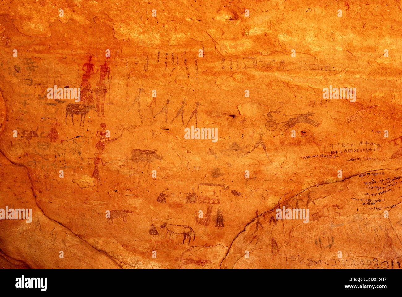 Les peintures rupestres dans le Tassili Maghidet (Maghridet ou Libyc Tassili) Banque D'Images