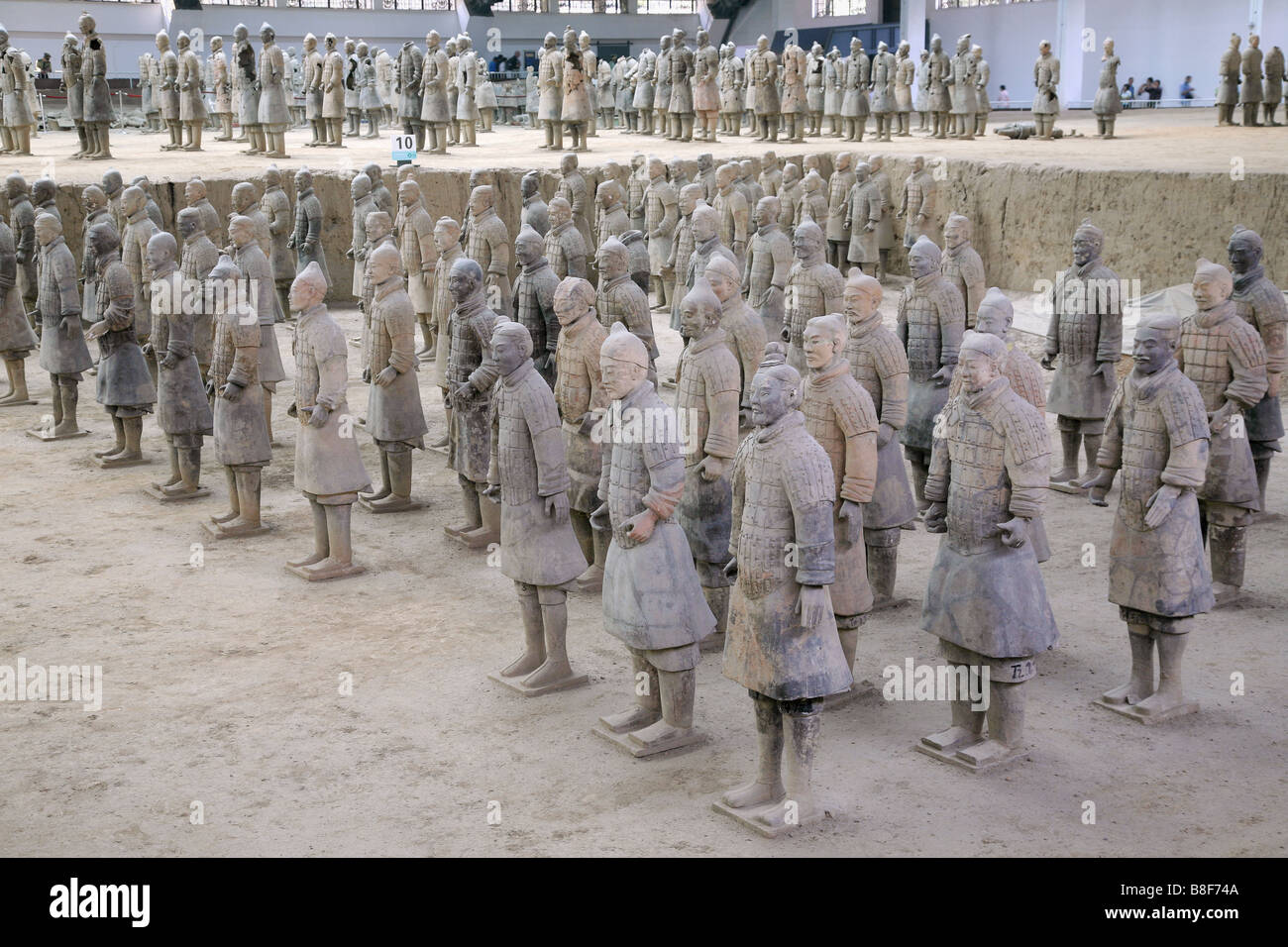 Lot De 5 Grands Soldats En Terre Cuite (figurines Anciennes, Bon état)