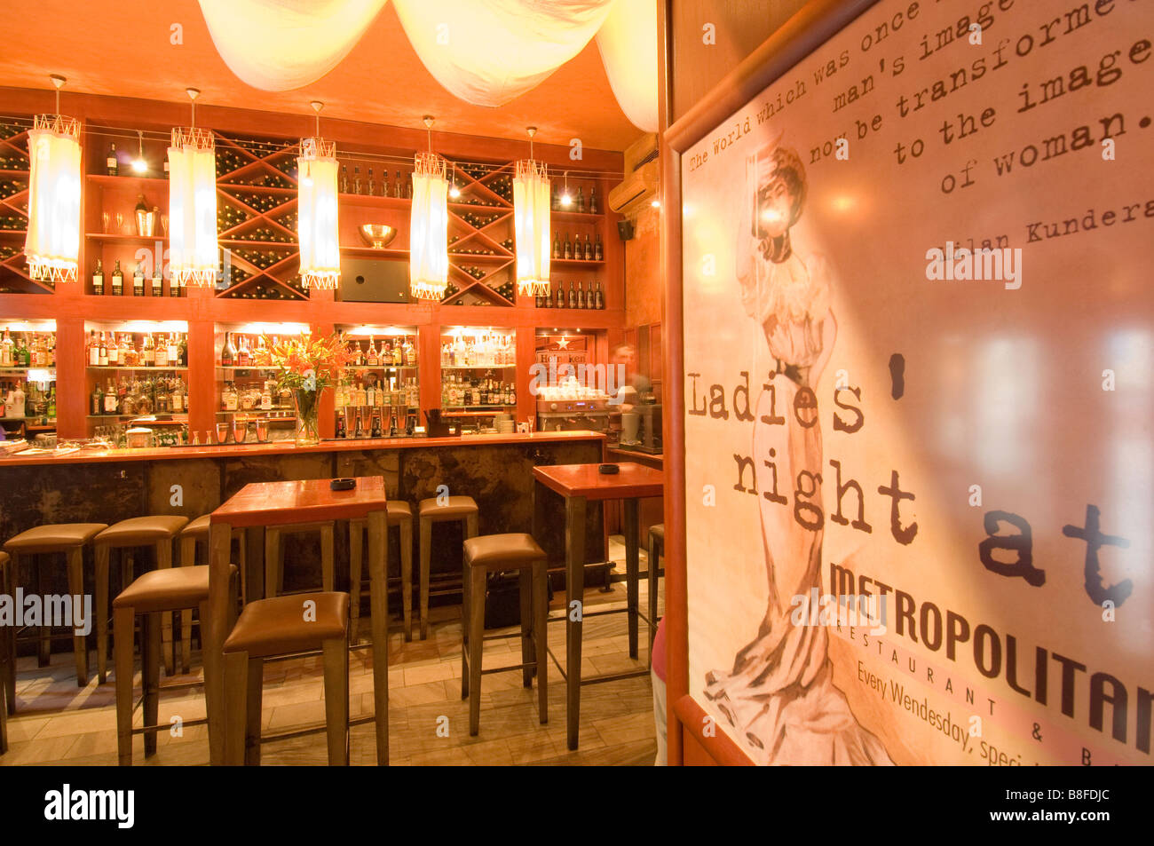 Pologne Cracovie Metropolitan Bar and Restaurant Banque D'Images