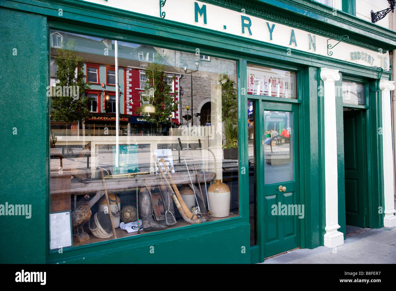 M Ryan's Bar, Cashel, comté de Tipperary, Irlande Banque D'Images