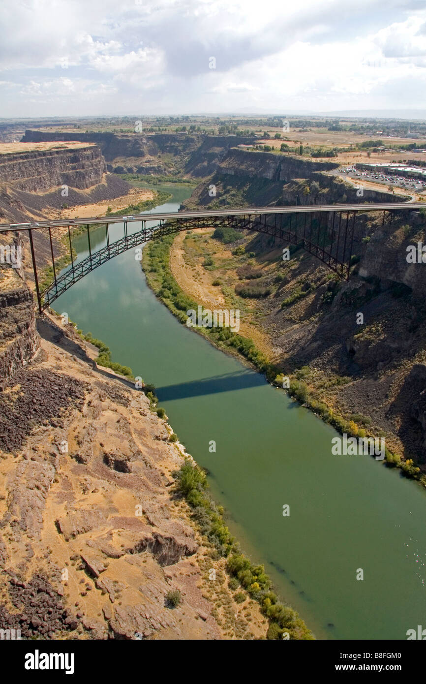 Vue aérienne de la Perrine et pont enjambant la rivière Snake Canyon à Twin Falls Idaho USA Banque D'Images