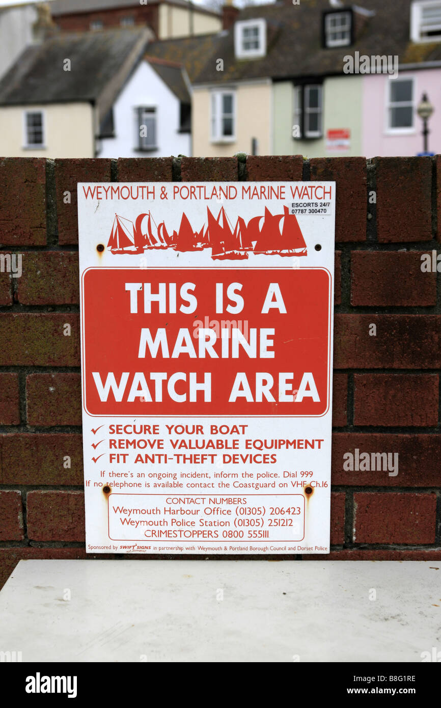 Une zone de surveillance de la criminalité maritime signer dans une marina Banque D'Images