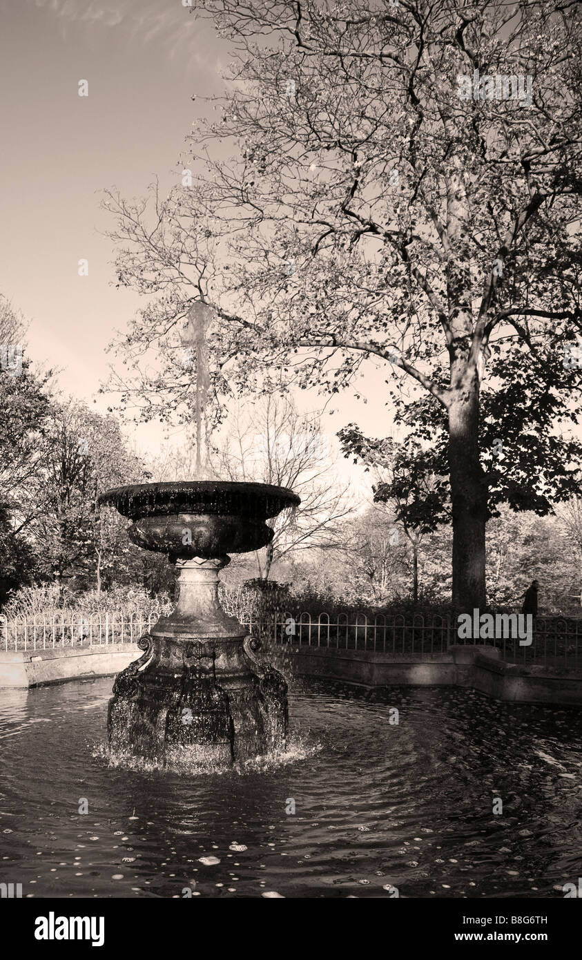 Fontaine de Manor Park, Sutton Banque D'Images