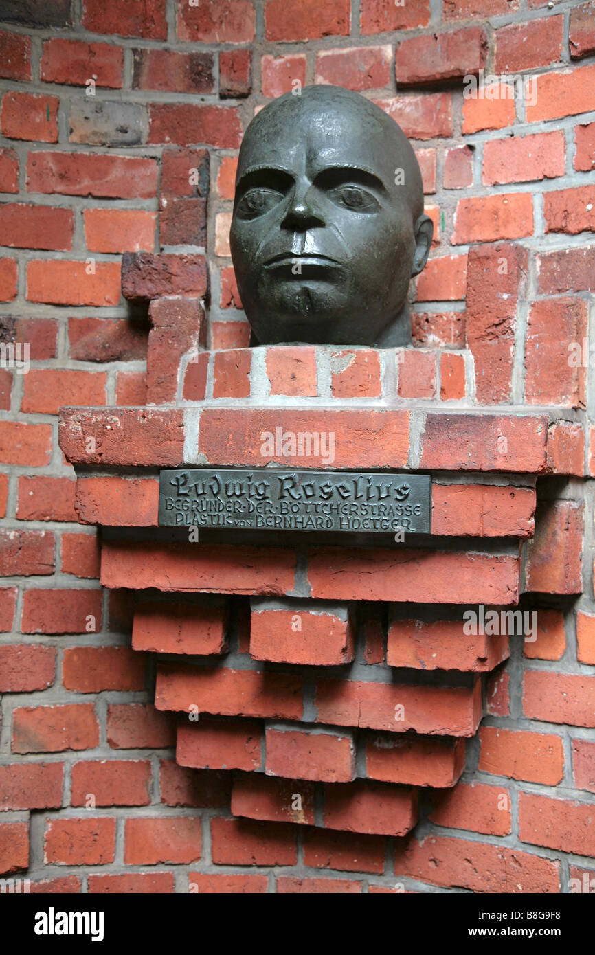 Ludwig Roselius Begruender der Boettcherstrasse Bremen Plastik von Bernhard Hoettger in der Boettcherstrasse Bremen Banque D'Images