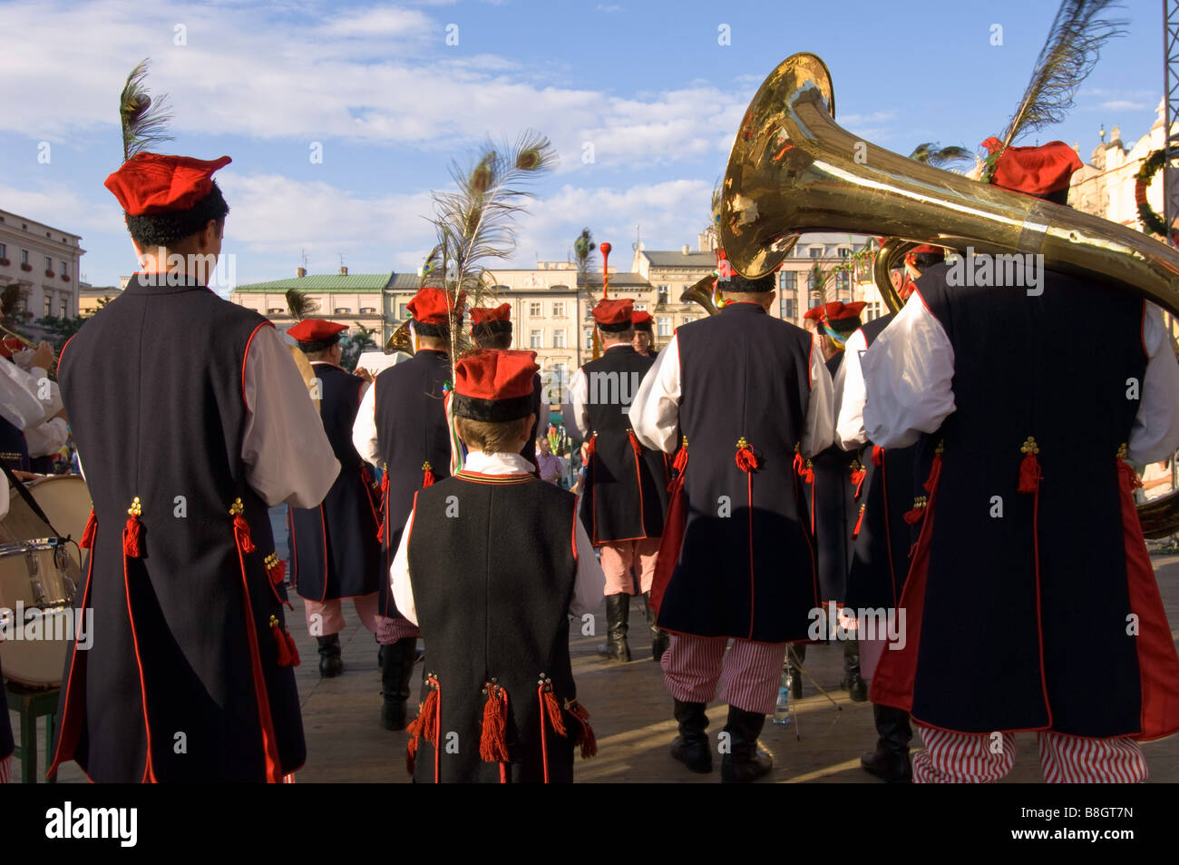 Pologne Cracovie Cracovie en fanfare au cours de l'exécution de robe de style folk festival Banque D'Images