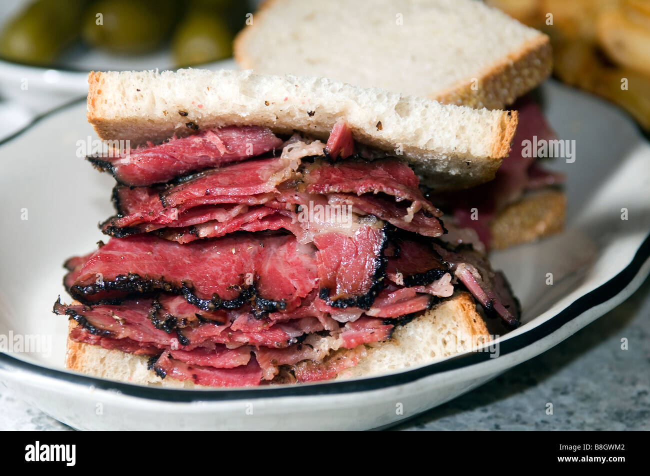 Pain de seigle sandwich au pastrami kasher delicatessen juif new york Banque D'Images