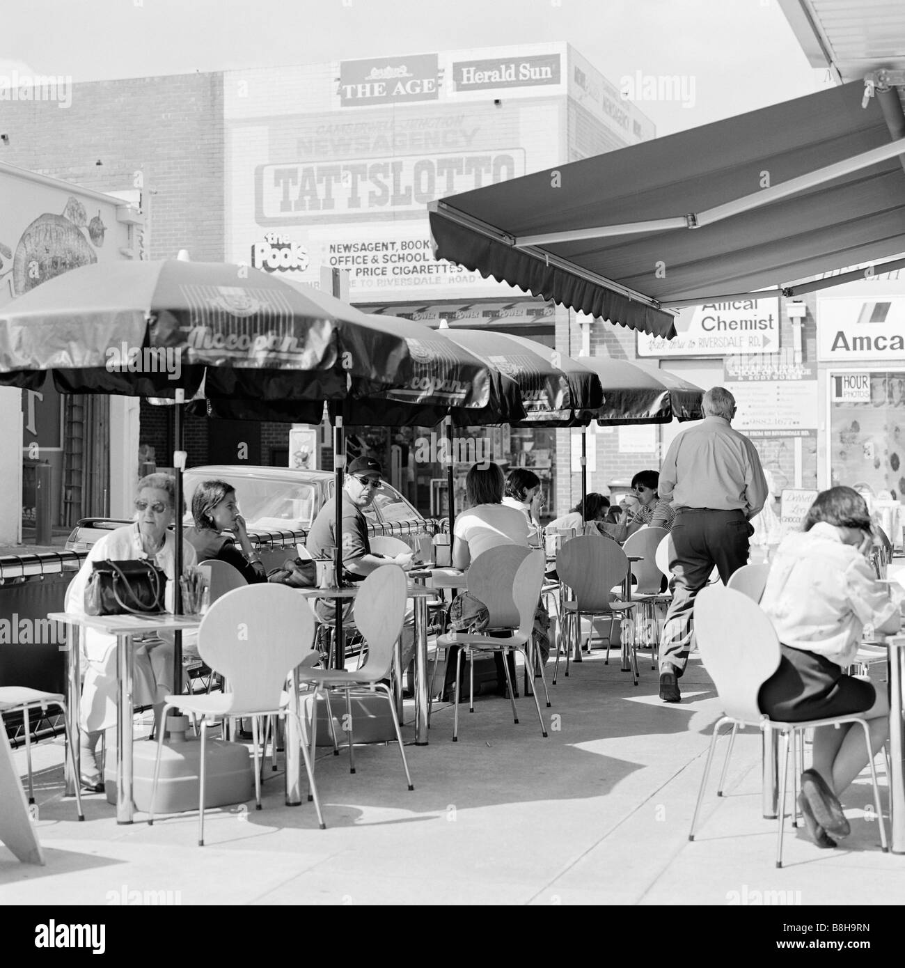 Café en plein air dans la région de Camberwell banlieue de Melbourne Australie Victoria Banque D'Images