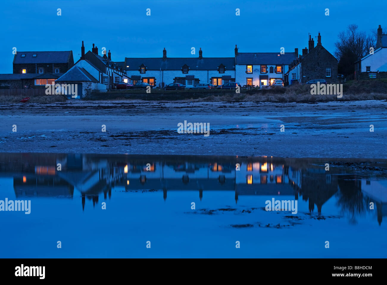 La place du village de Newton par la mer sur la côte de Northumbrie, Angleterre Banque D'Images