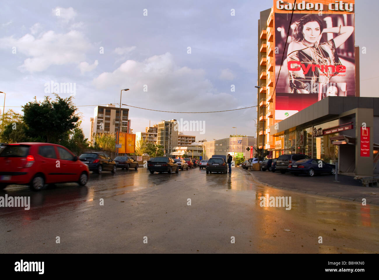 Billboard est installé sur le mur d'un bâtiment Beyrouth Liban Banque D'Images