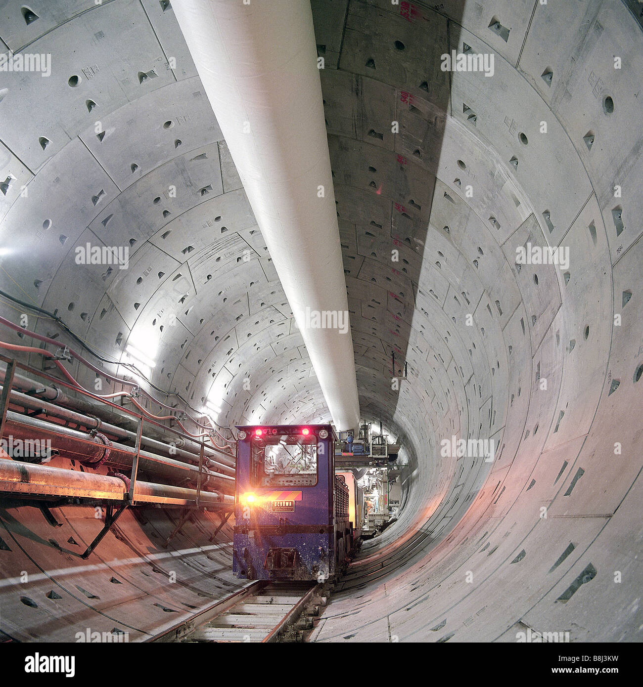 Témoin clignotant, trains de retourne à la surface après l'adoption de mesures concrètes de segments sur la doublure Channel Tunnel Rail Link. Banque D'Images