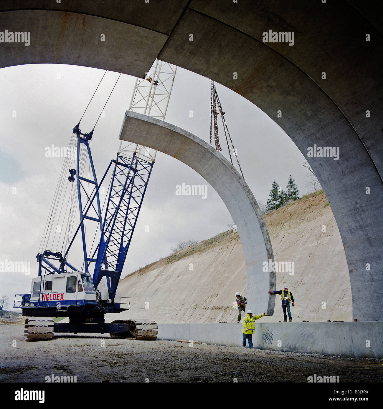 360m couper et couvrir tunnel serait rapidement assemblé à l'aide de segments préfabriqués en béton sur le Channel Tunnel Rail Link. Banque D'Images