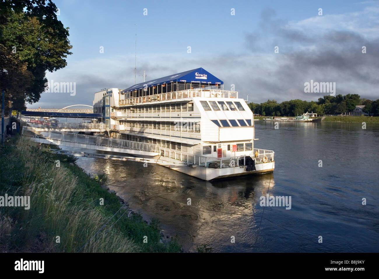 Danube, Bratislava Botel Gracia et Banque D'Images