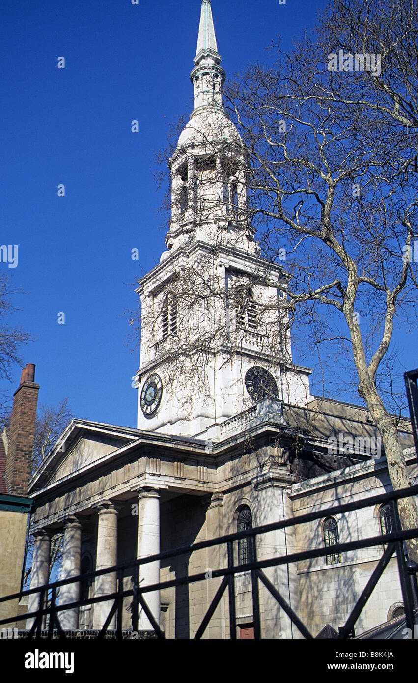 Londres, église St Leonard's, Shoreditch, vu depuis le sud-ouest. Banque D'Images