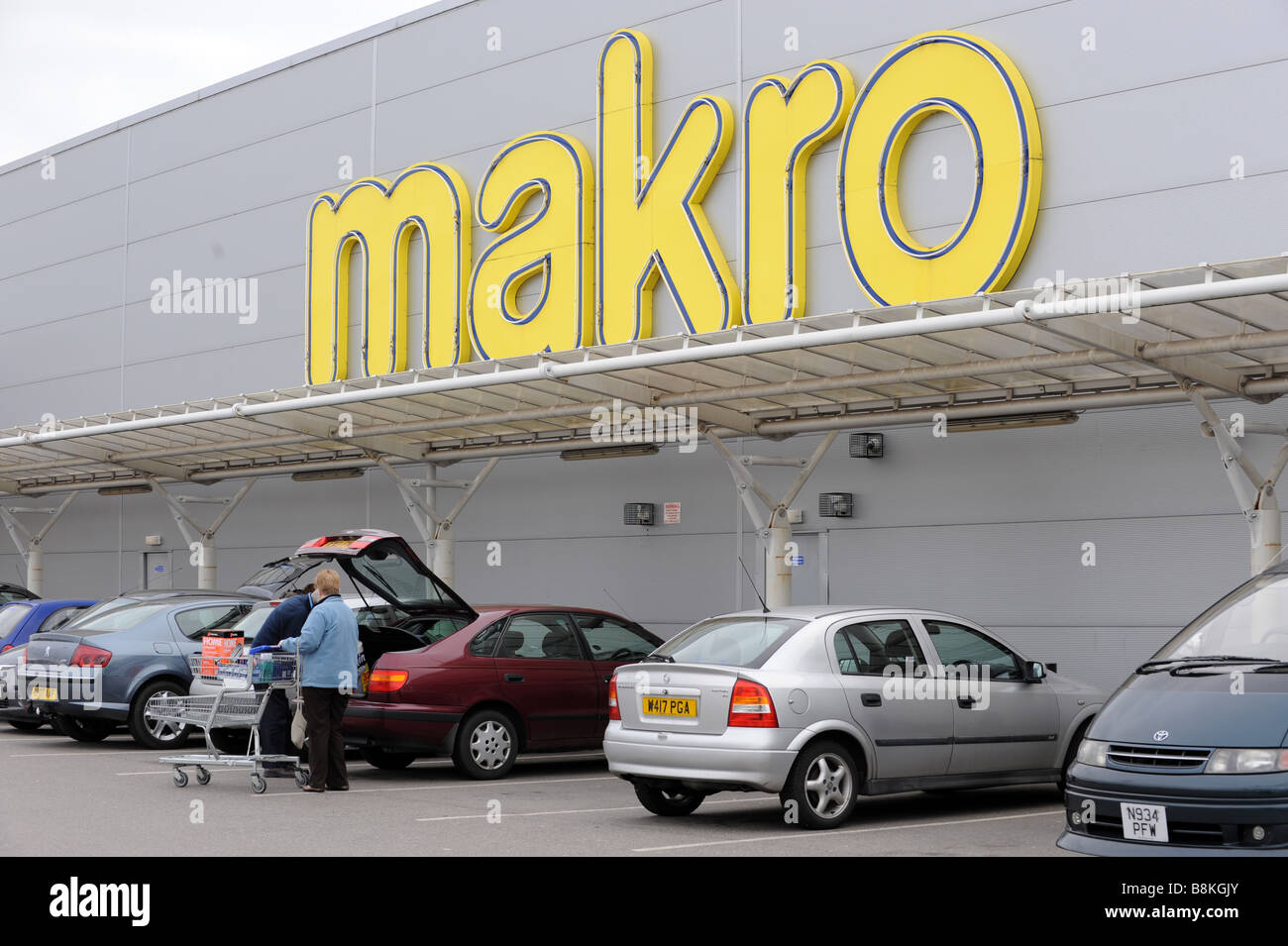 L'extérieur Shoppers Makro Cash and carry supermarché Wednesfield Wolverhampton West Midlands England Uk Banque D'Images