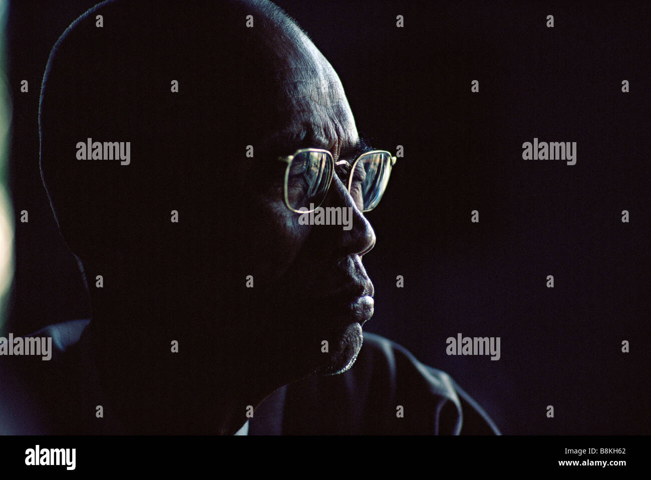 Dans un café de l'homme birmane à Rangoon (Yangon Birmanie Myanmar Banque D'Images