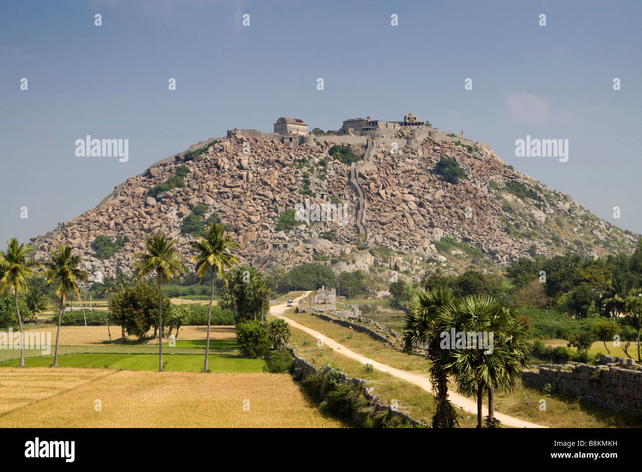 Tamil Nadu Inde Gingee Fort Mumbai colline fort des murs et des douves Banque D'Images