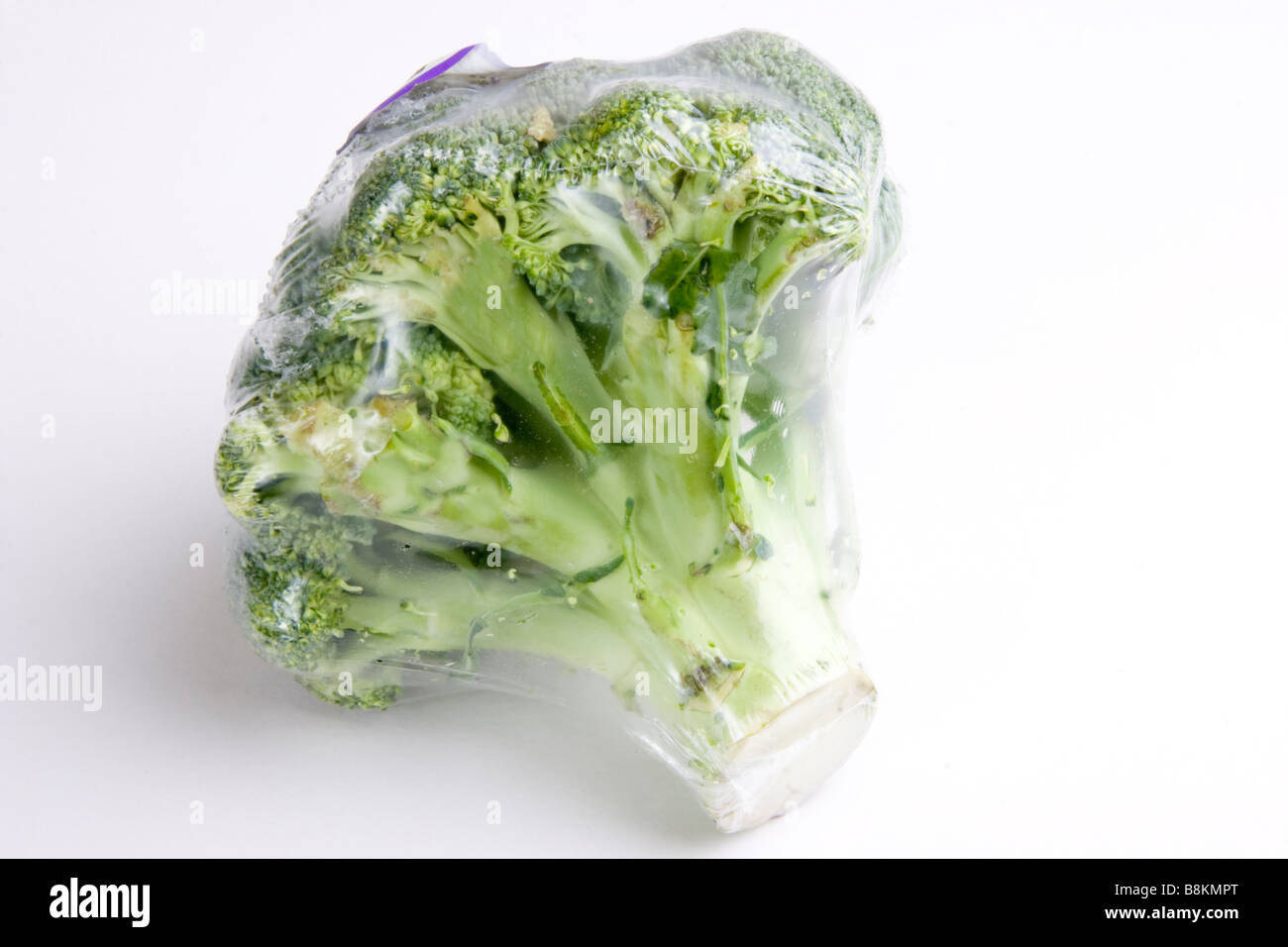Le brocoli scellés dans l'emballage en plastique Banque D'Images