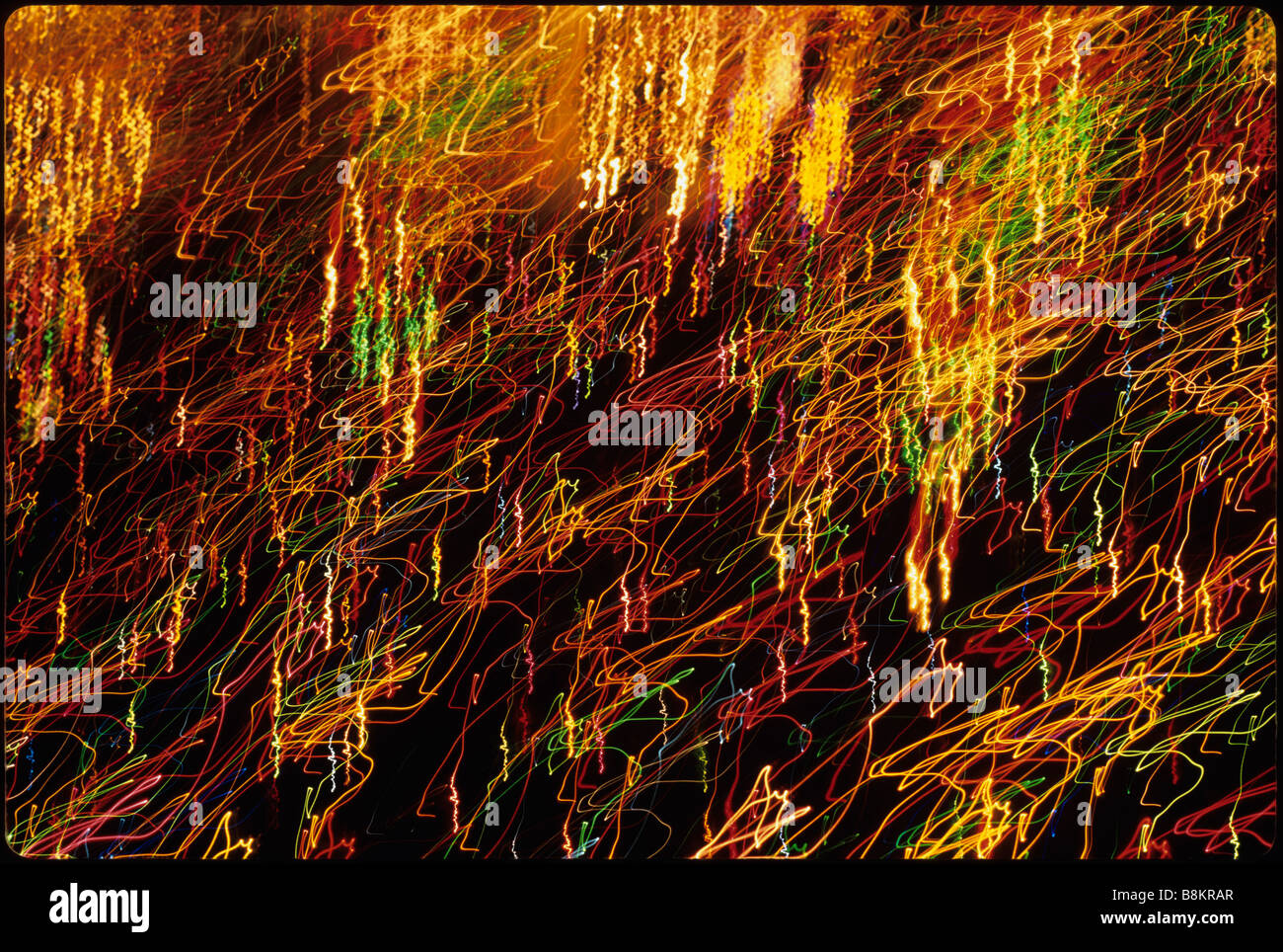 Célébration de Noël avec des lumières colorées floues avec les mouvements de la caméra Banque D'Images