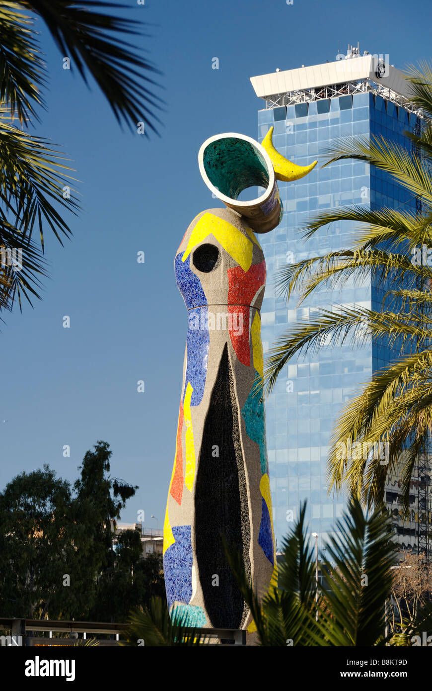 Dona i Ocell sculpture femme et oiseau par l'artiste espagnol Joan Miro Barcelone Espagne Banque D'Images