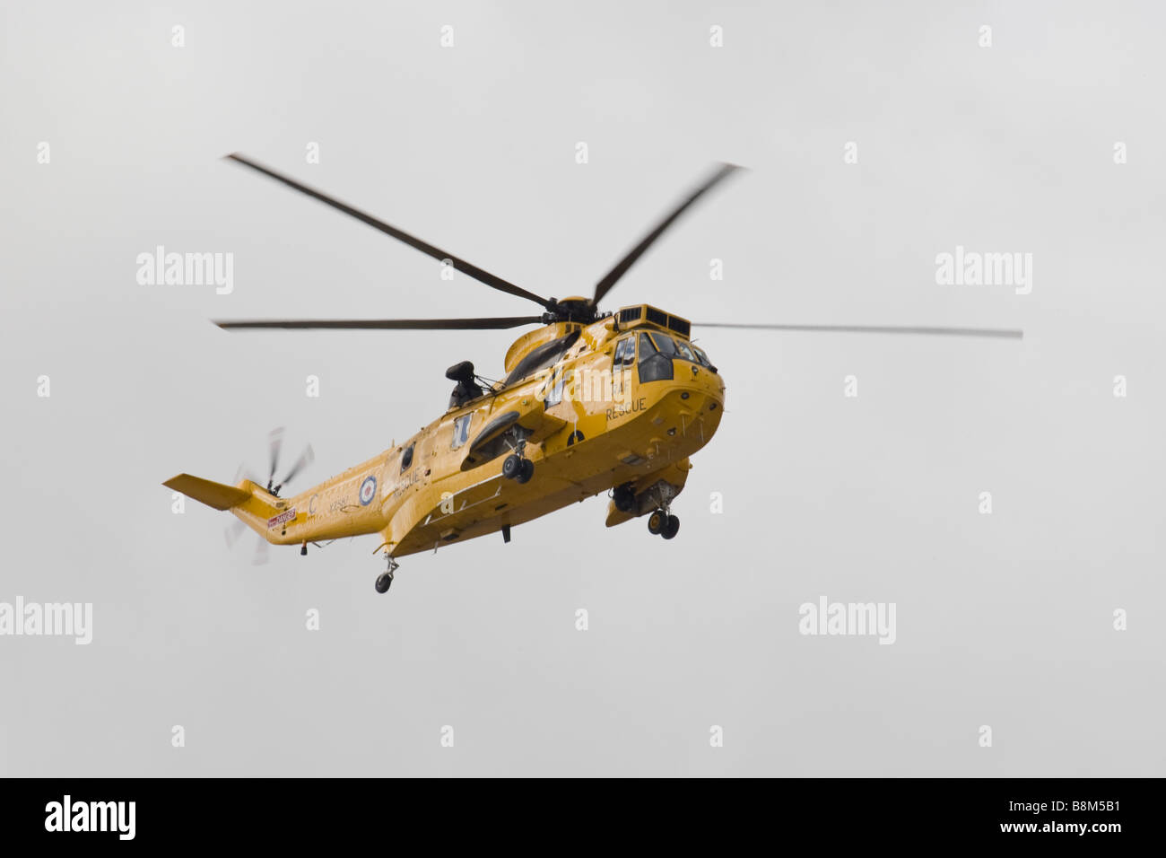 RAF Hélicoptère Sea King en patrouille. Banque D'Images