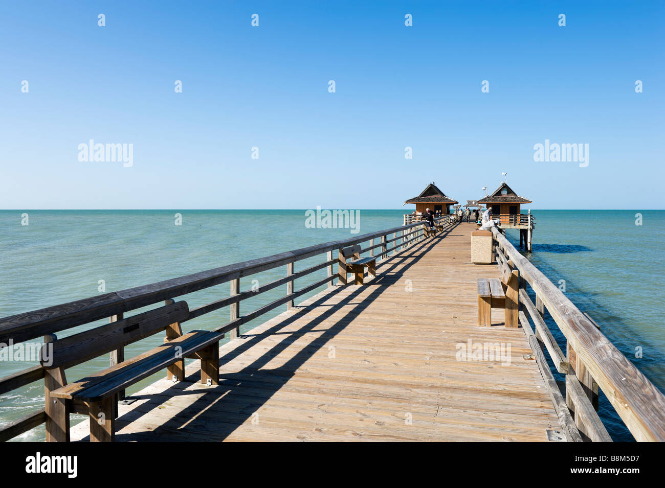 Jetée de la plage, la Côte du Golfe de Naples, Florida, USA Banque D'Images