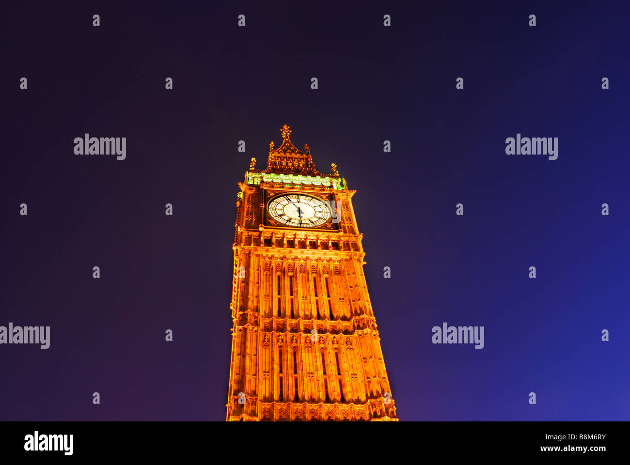 Big ben illumine Banque de photographies et d’images à haute résolution