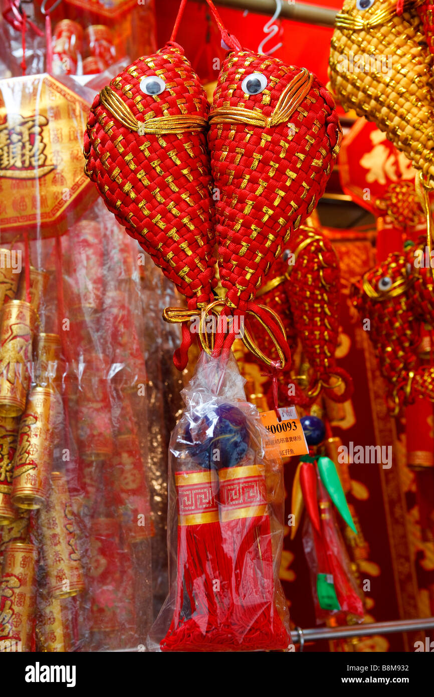 Offres et cadeaux festival rouge en vente au cours de la Lunar/Nouvel An chinois à Hong Kong Banque D'Images