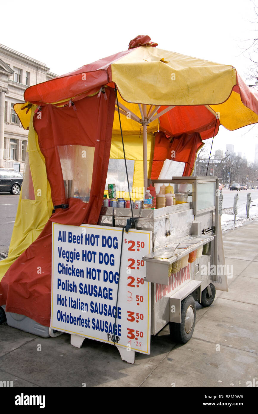 Kiosque de hot-dog au centre-ville de Toronto, Canada Banque D'Images