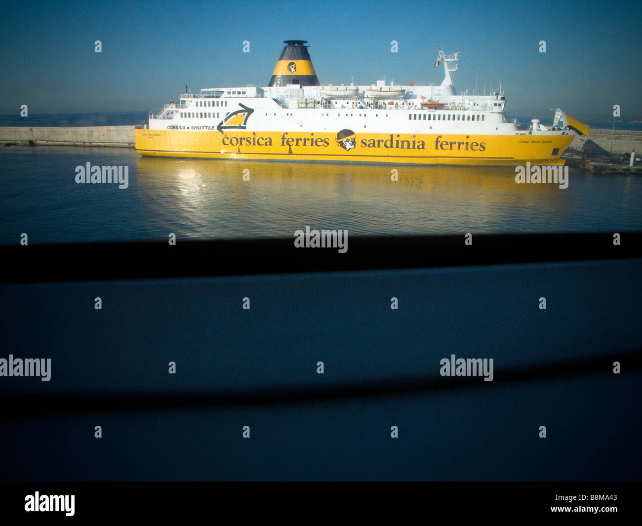Un ferry entre Nice et la Corse, France Banque D'Images
