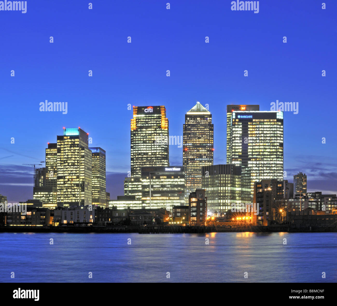Offres et Canary Wharf à partir de l'Est, Londres, Royaume-Uni Banque D'Images