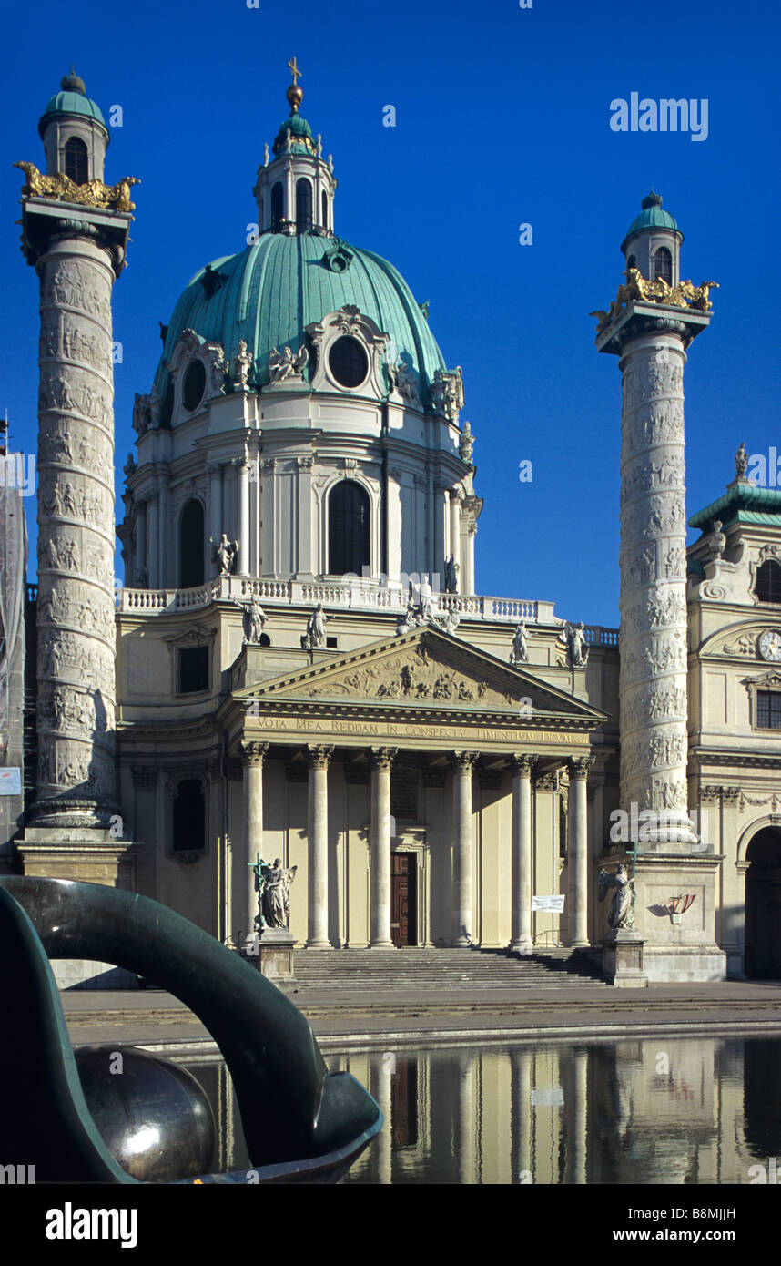 Le style baroque église Karlskirche ou Saint Charles (1716-37), par Johann Fischer von Erlach, Vienne, Autriche Banque D'Images Le style baroque église Karlskirche ou Saint Charles (1716-37), par Johann Fischer von Erlach, Vienne, Autriche Banque D'Images