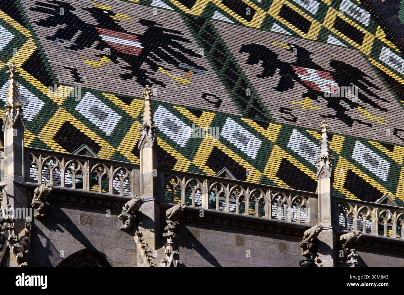 Toit de tuiles de la Stephansdom ou Saint Stephen's Cathédrale gothique (c12-16e), Vienne, Autriche Banque D'Images
