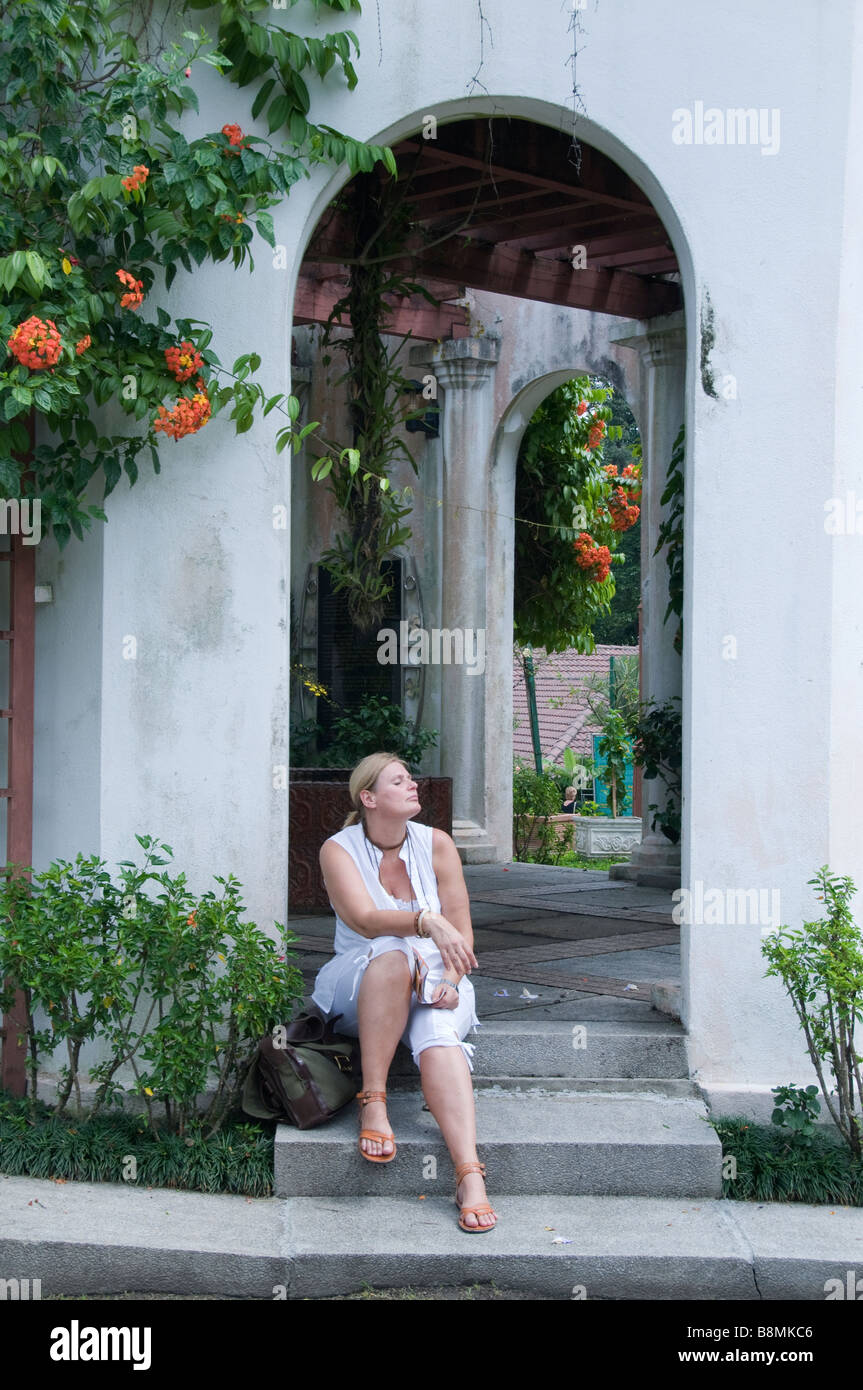 Lac femme jardin au cœur de Kuala Lumpur Deer Park Oiseaux Papillon Carcosa Seri Negara Orchid Hibiscus jardin. Banque D'Images