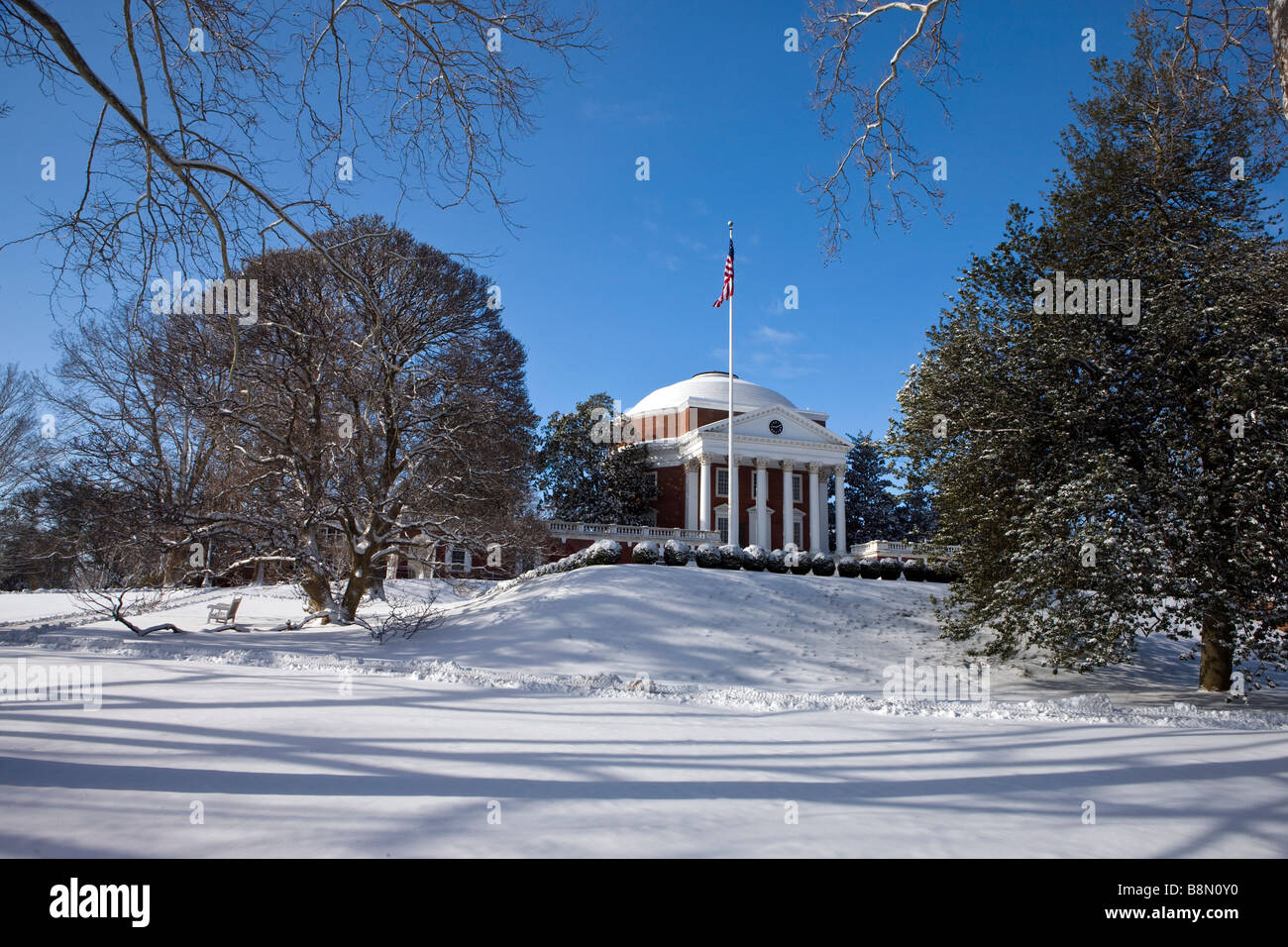 La rotonde de l'Université de Virginie avec une nouvelle couche de neige Charlottesville en Virginie Banque D'Images