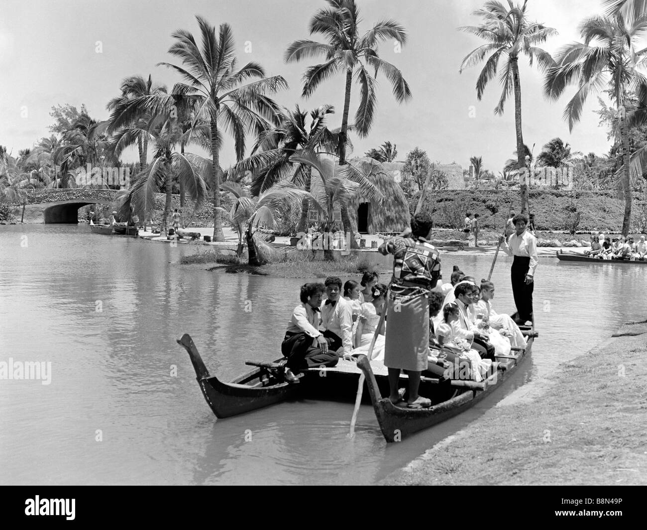 Mariage en pirogue double coque Centre Culturel Polynésien, 1976 Banque D'Images