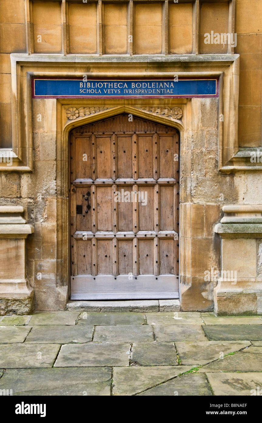 Porte de Schola Metaphysicae à l'ancienne école de Quadrangle la Bodleian Library, Oxford Banque D'Images