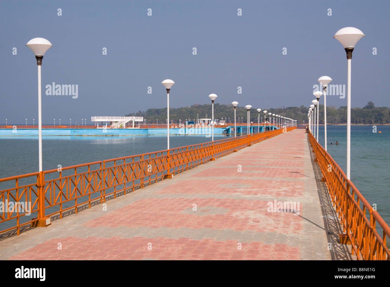 L'Inde du Sud Andaman et Nicobar île Andaman Port Blair Marina Park passerelle autour de lac de plaisance Banque D'Images
