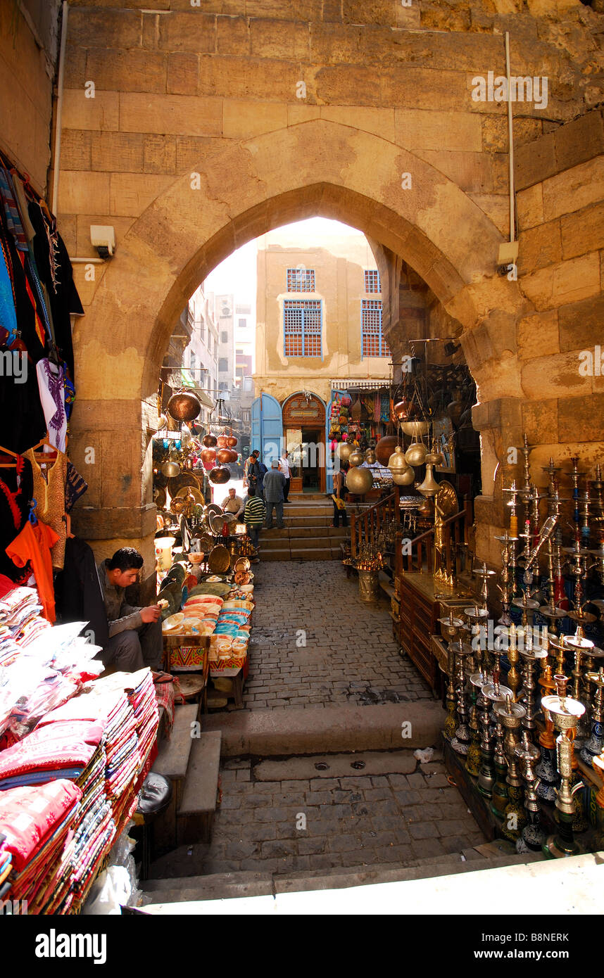 Le Caire, Égypte. Une rue dans le bazar Khan el-Khalili au Caire islamique. L'année 2009. Banque D'Images