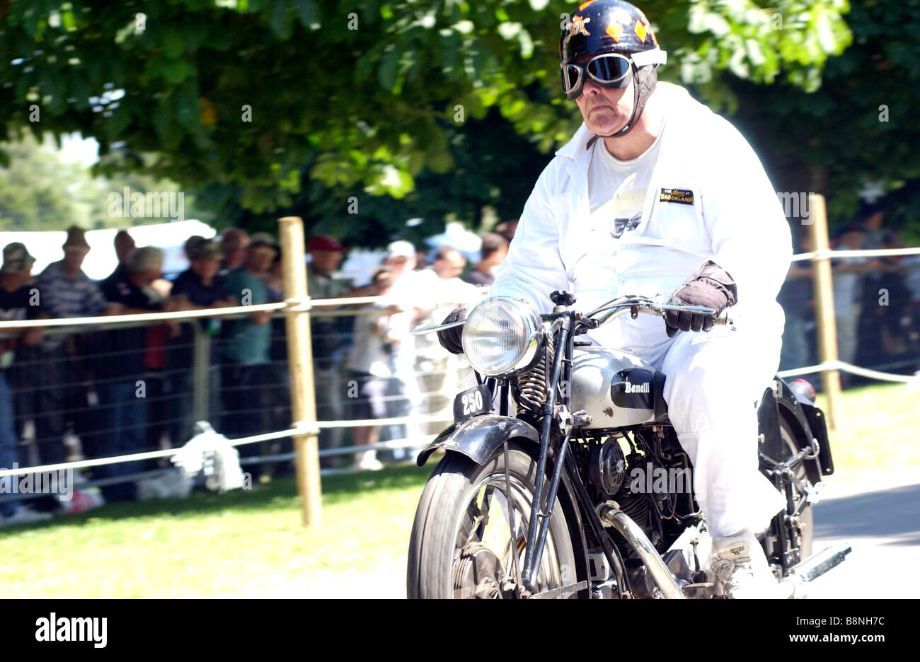 Benelli 250 classique vélo à l'événement mondial de moto, Beaulieu, Hampshire Banque D'Images