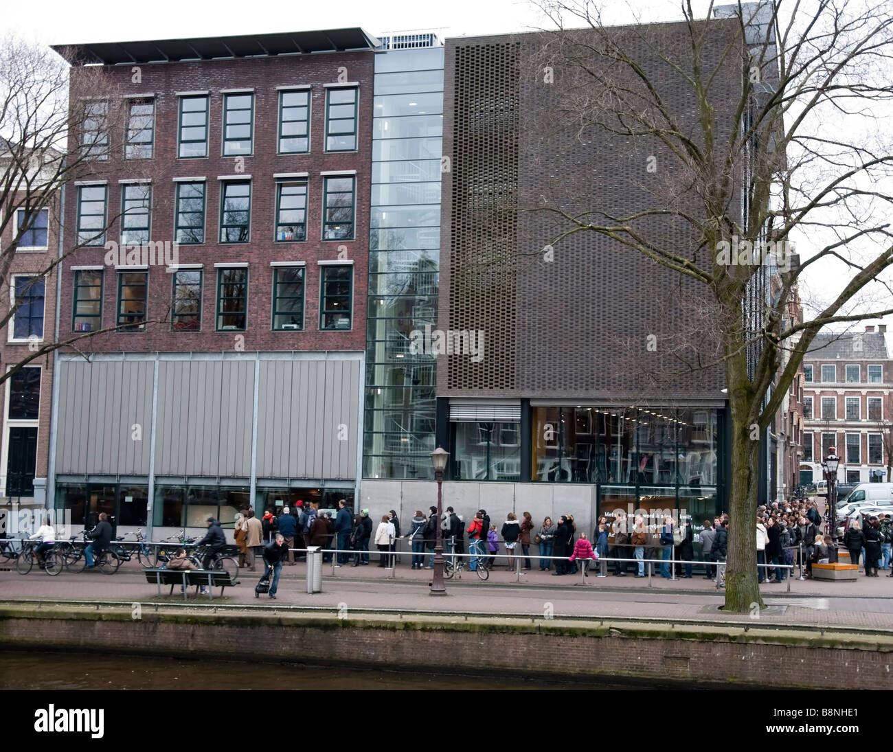 Des files d'attente sur Anne Frank House Amsterdam Banque D'Images