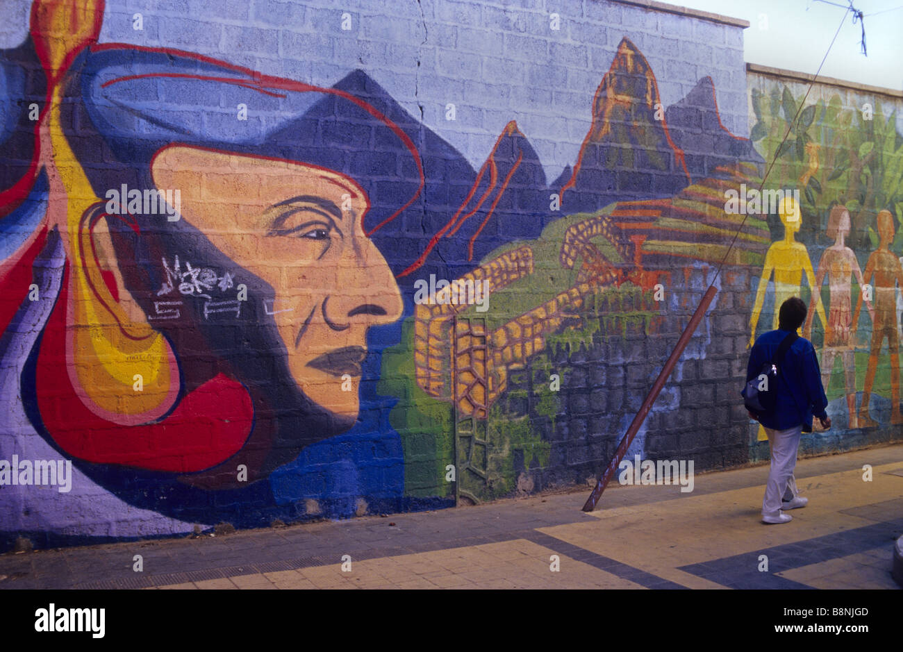 Fresque avec l'image de Pablo Neruda à proximité du Musée de la maison du poète La Sebastiana Valparaiso Chili Cerro Florida Banque D'Images