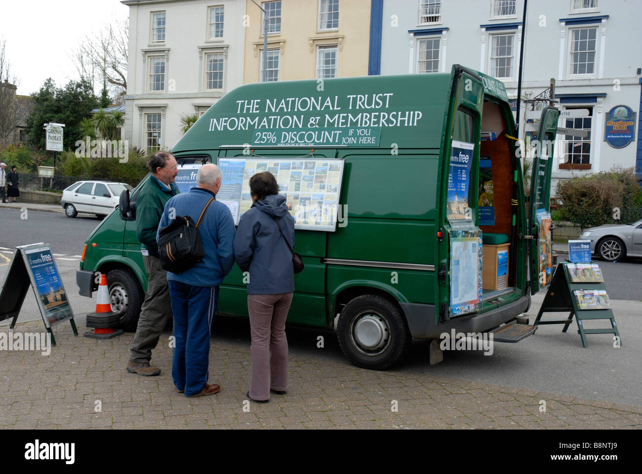 'Informations' National Trust et l'adhésion de la Grande-Bretagne, Royaume-Uni, van Banque D'Images
